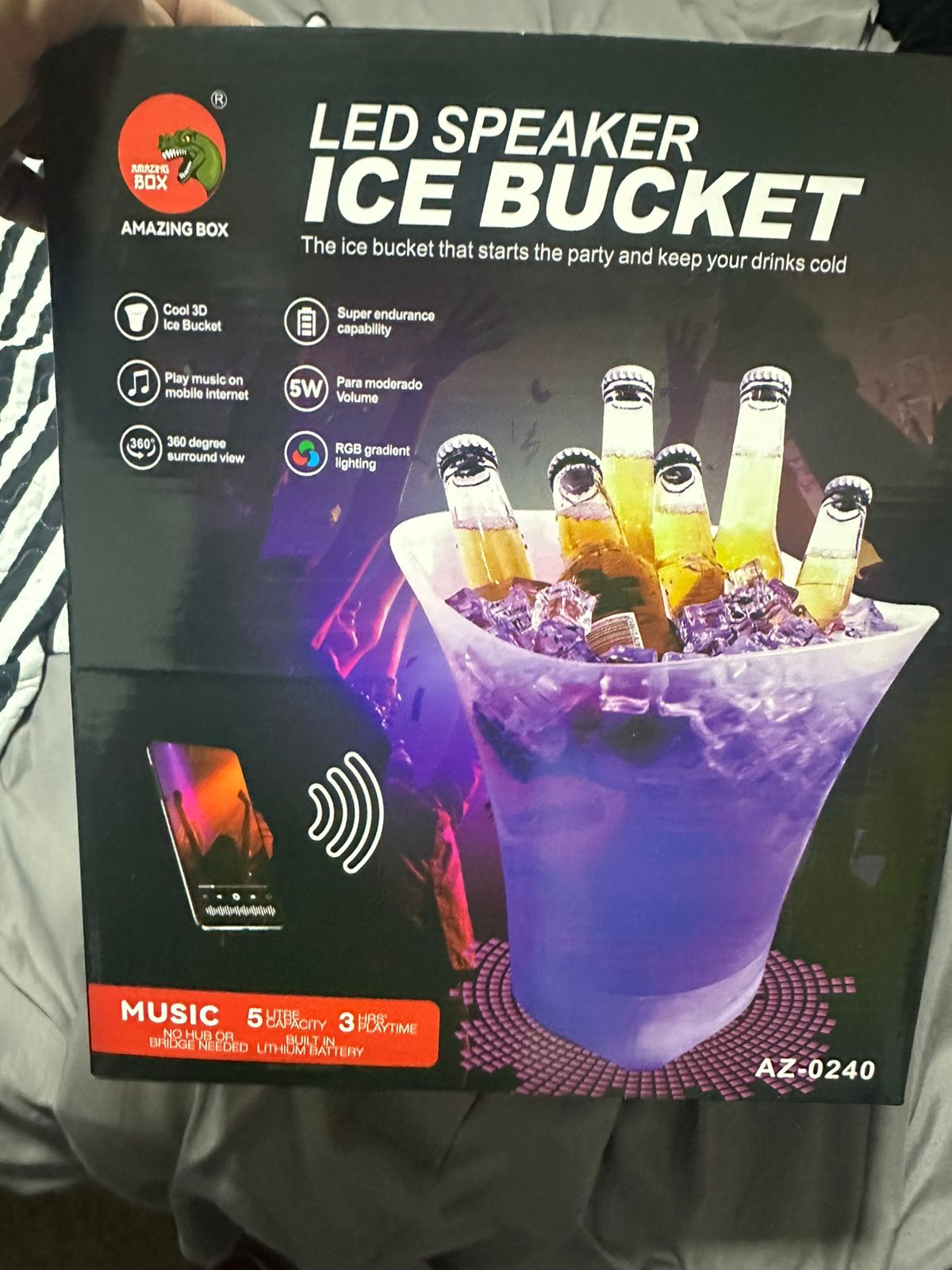 HIELERA CON LUZ Y PARLANTE BLUETOOTH