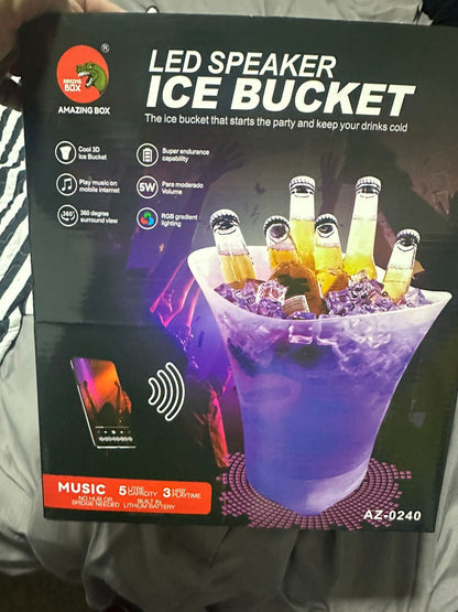 HIELERA CON LUZ Y PARLANTE BLUETOOTH